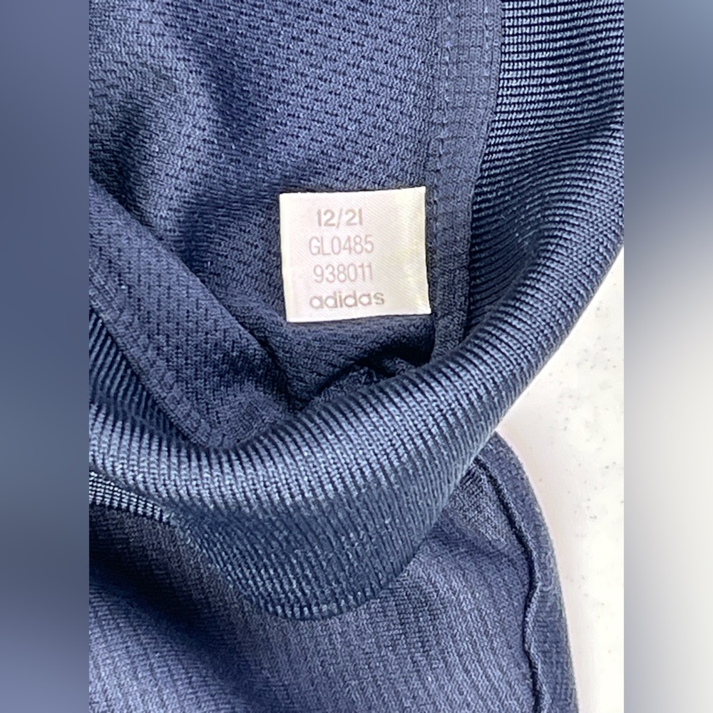 Adidas Men’s 100% Polyester Dark Blue Performance Polo. Medium. - Picture 8 of 11